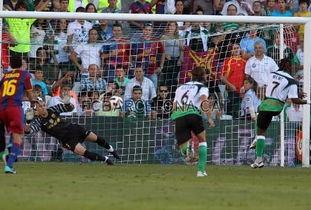 梅西点球视频,精准射门，力挽狂澜