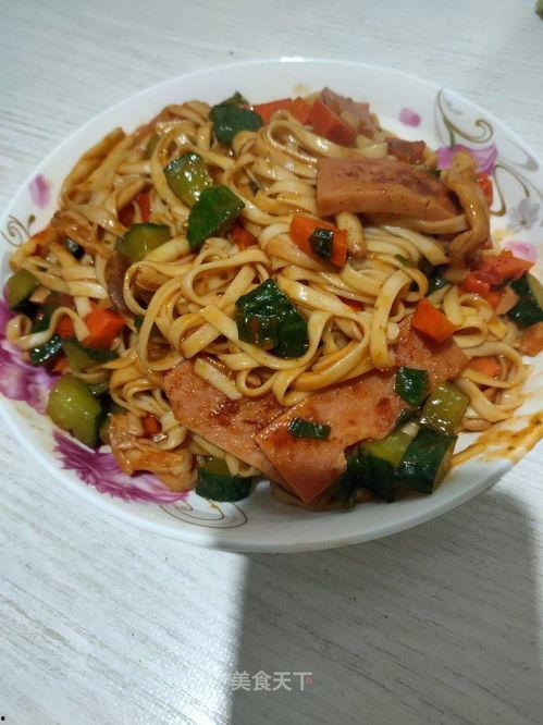 炒面条的做法视频,轻松掌握家常美味