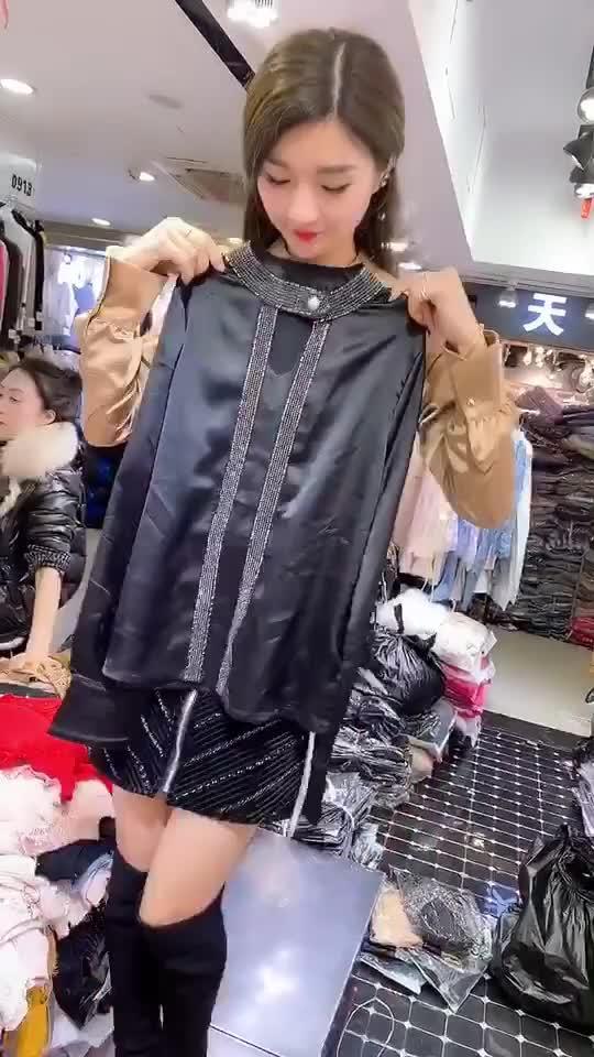 衣服视频,揭秘流行服饰潮流背后的故事