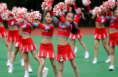 感到幸福你就拍拍手舞蹈视频,幸福瞬间绽放