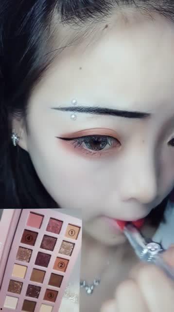 美妆视频,跟随视频学起来！